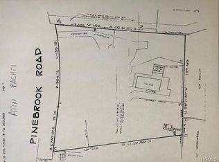 85 Pinebrook Rd, Chestnut Ridge, NY 10977