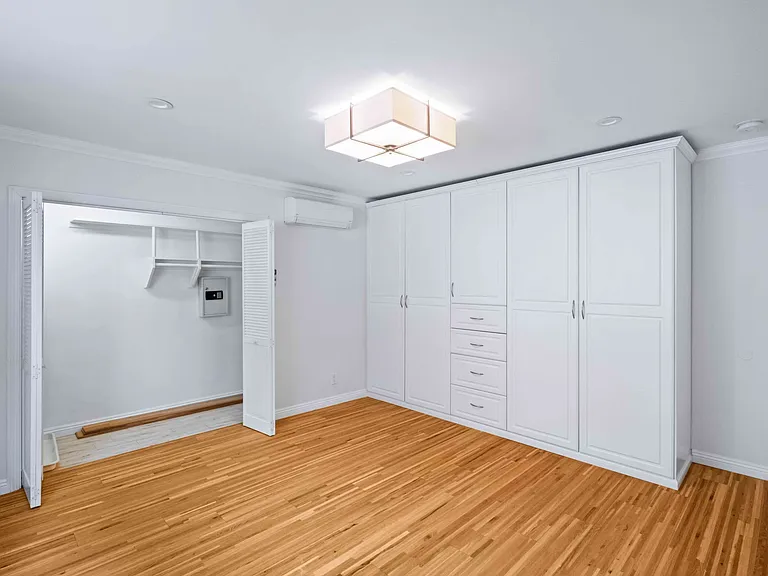 332 S Rexford Dr — Photo 17