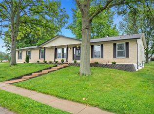 920 Norwich Dr, Saint Charles, MO 63301