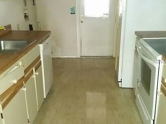 4th image of 530 E Rosewood Ln #1