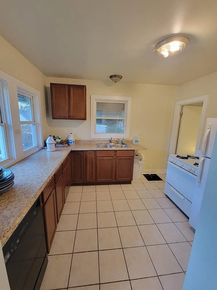 2 bed, 838 sqft, $1,400 — Photo 3