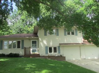 228 Spieker Rd, Waterloo, IA 50701