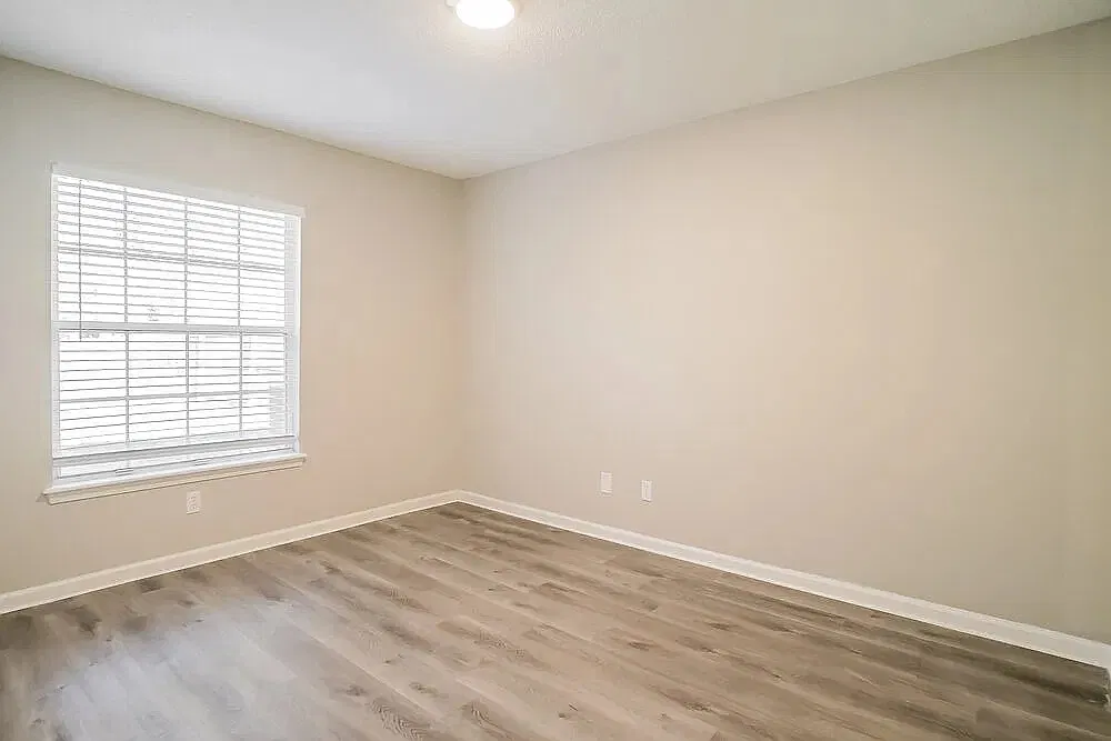 3 bed, 1425 sqft, $2,257 — Photo 3