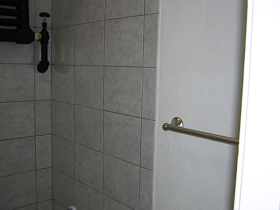 5th image of 210 Drummond Pl APT 1