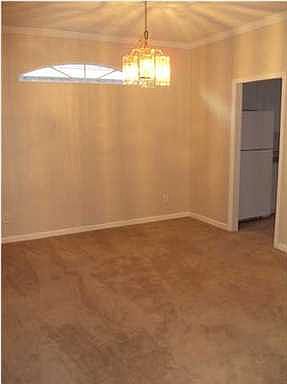 5th image of 4145 Longwood Cir