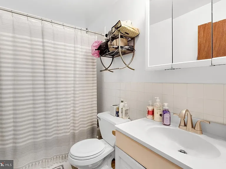200 Krams Ave #21 — Photo 15
