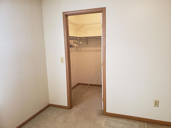 5th image of 111 W Hill St