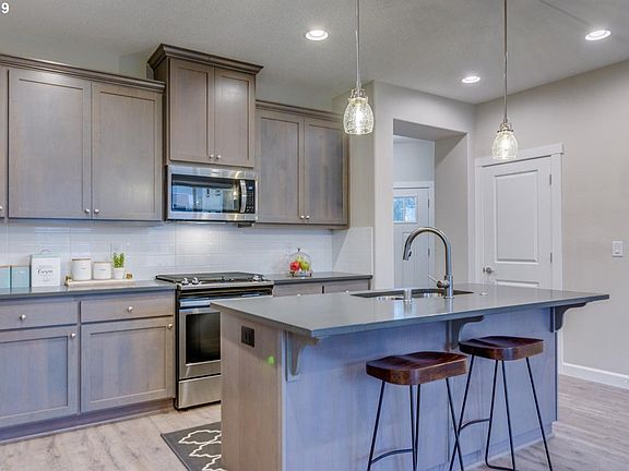 4th image of 1712 NE 146th St