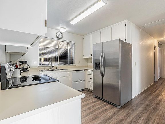 3rd image of 1930 Genoa Place