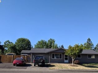 706 E 5th St, Molalla, OR 97038