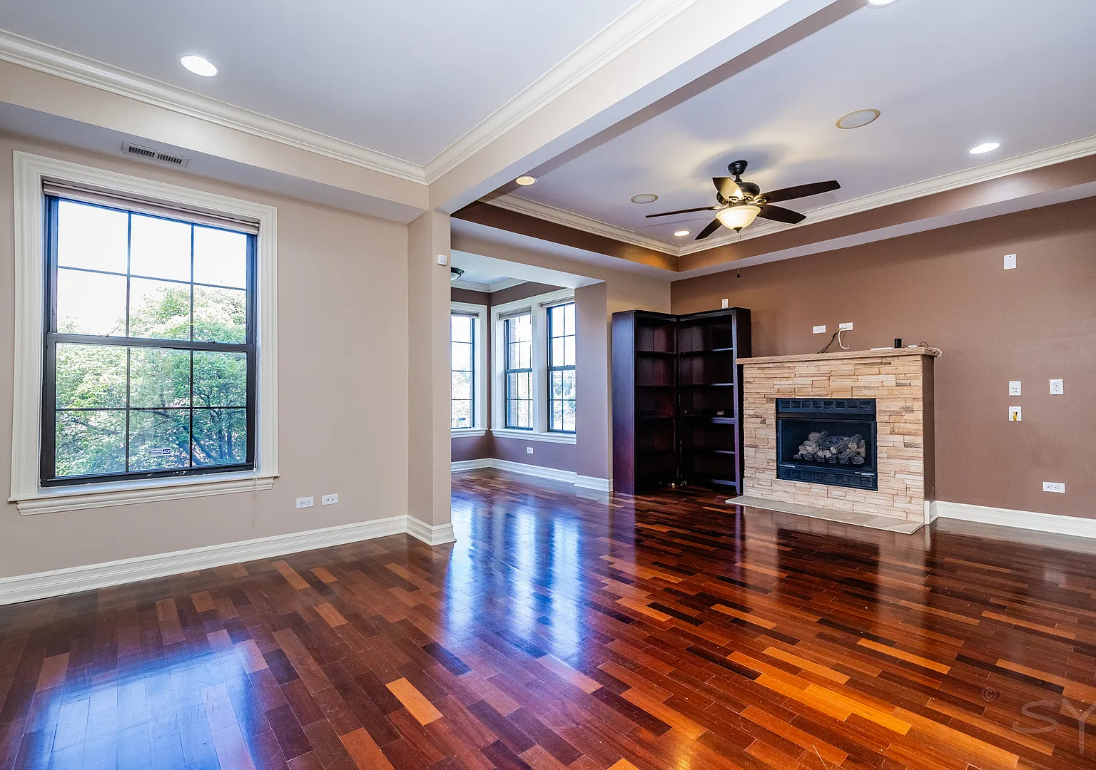 2 bed, 1200 sqft, $2,100 — Photo 4