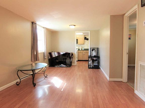 5th image of 206 S Oakwood Ave