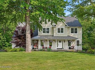8 Thomas Dr, Wynantskill, NY 12198