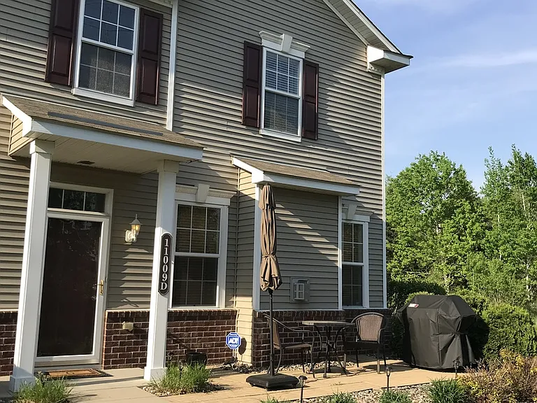 11009 Oak Grove Cir #D — Photo 11