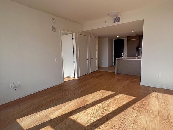 4th image of 889 Francisco St Unit 3201