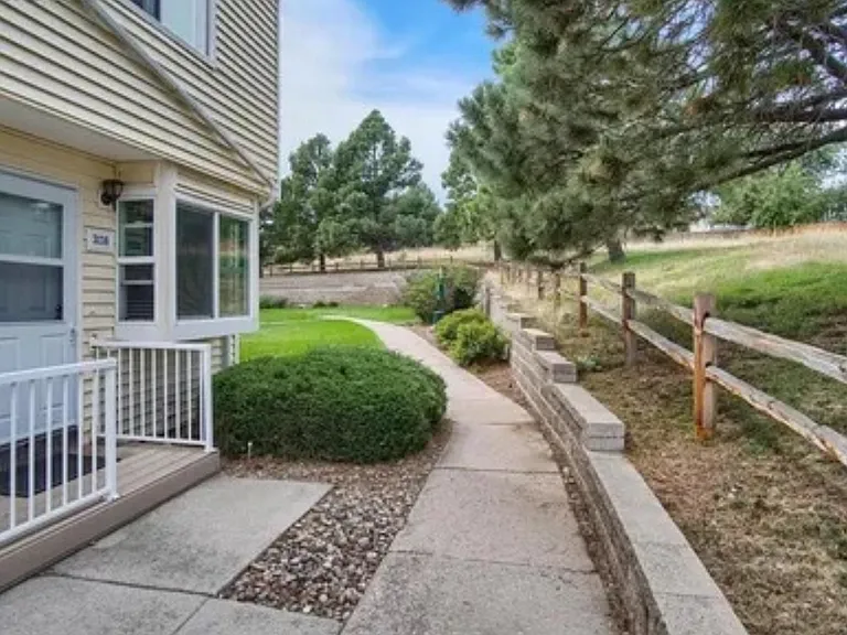 3138 Vail Pass Dr — Photo 2