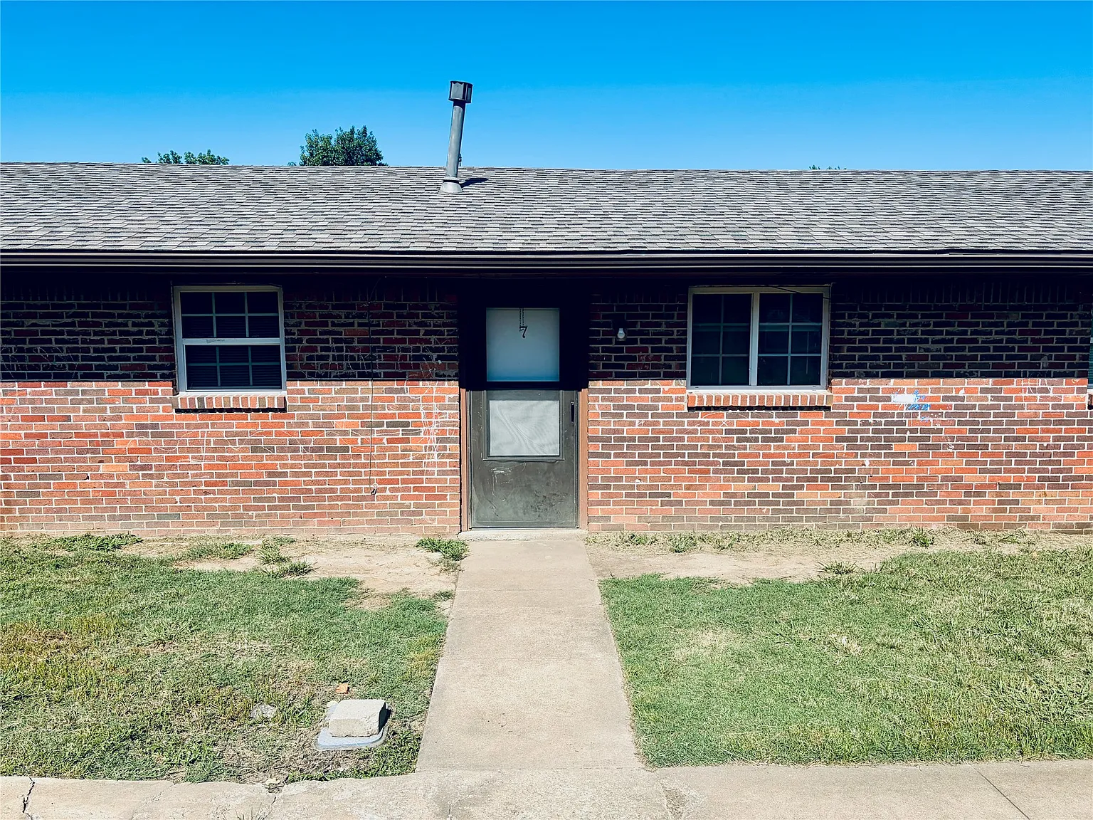 1 bed, 1.0 bath, 550 sqft, $795 — Photo 1