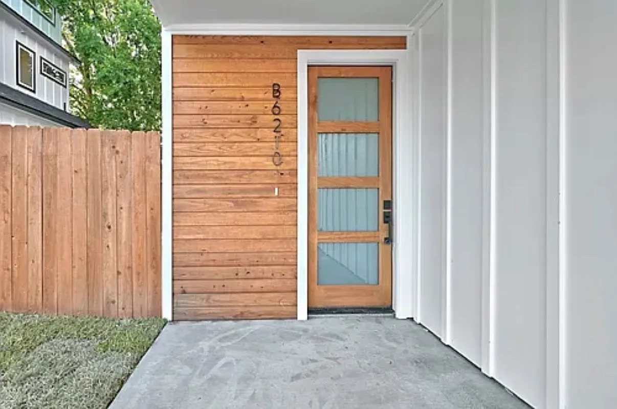 2 bed, 2.5 bath, 1352 sqft, $2,350 — Photo 1