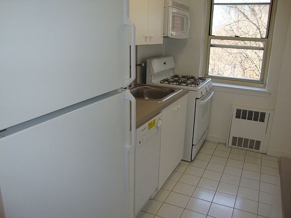 3rd image of 8234 138th St