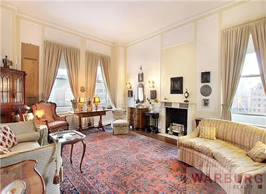 Sold by Warburg | media 2