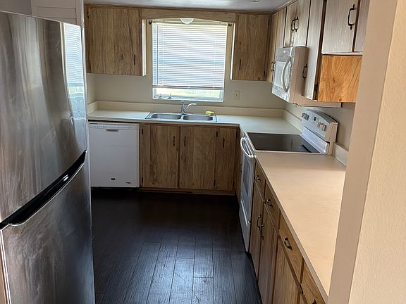 4th image of 403 Banana Cay Dr APT G