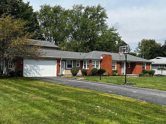3rd image of 841 Parkway Dr