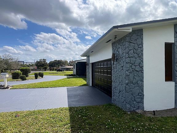 5th image of 11200 W Golf Dr