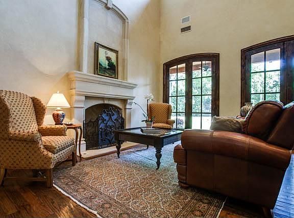 5th image of 4223 Woodfin Dr