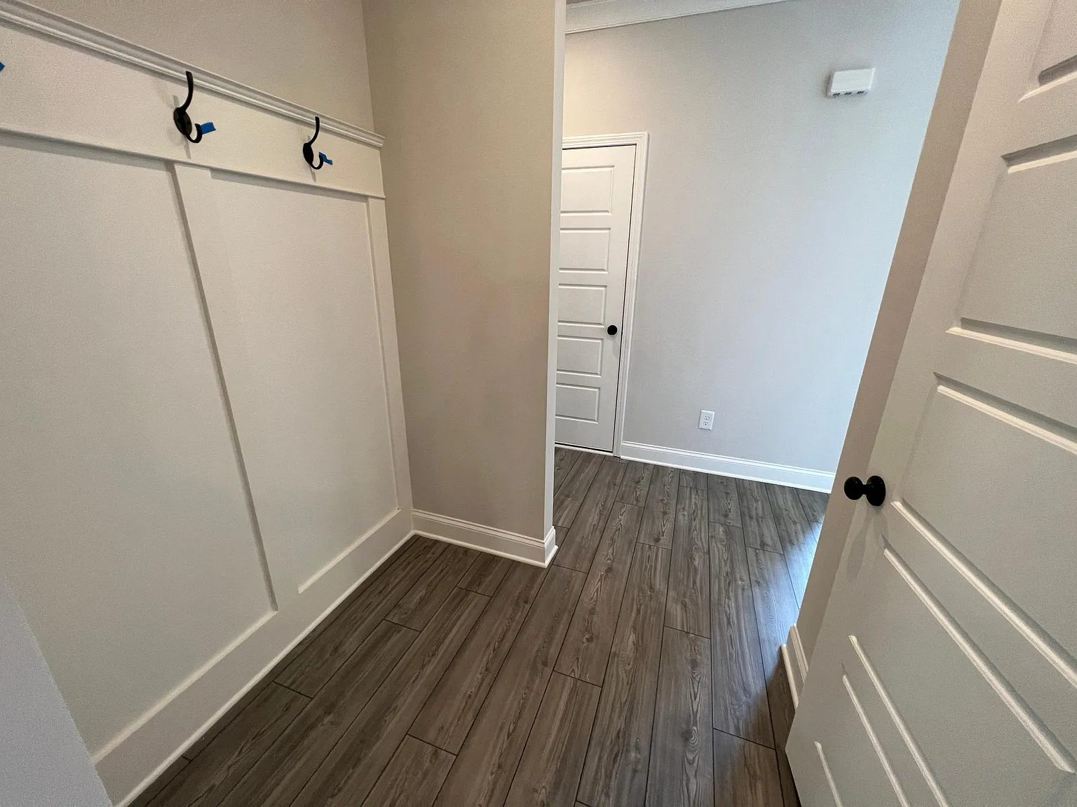 4 bed, 2.5 bath, 2375 sqft, $2,700 — Photo 3