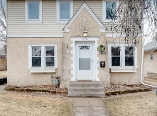 1076 Suburban Ave, Saint Paul, MN 55106