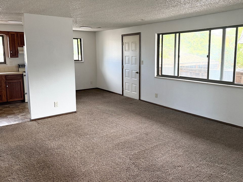 1st image of 1700 9th Ave APT 4