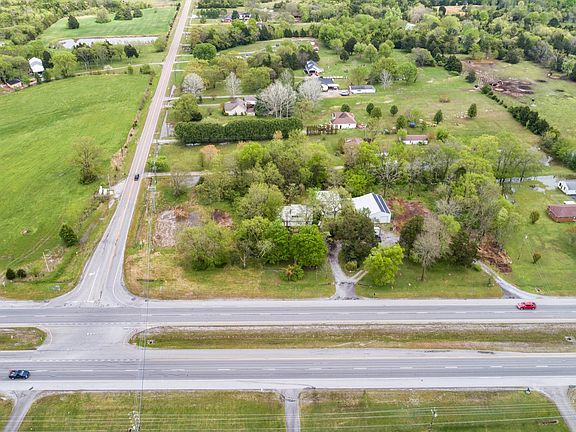 3rd image of 6167 Shelbyville Pike