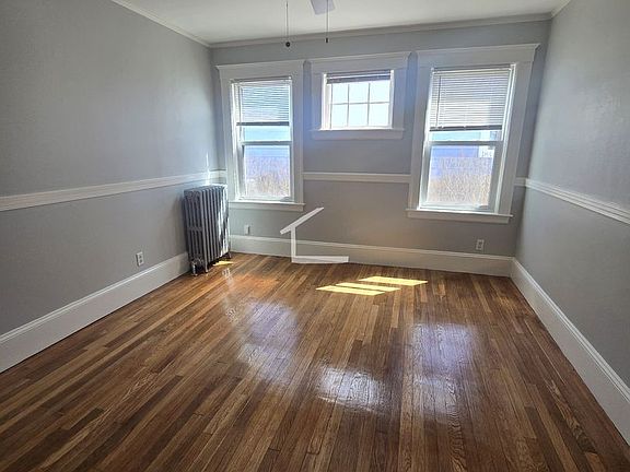 3rd image of 72 Montcalm Ave #1