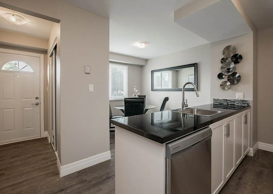 111 Amherst Dr