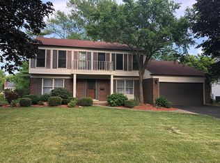 349 Countryside Dr, Roselle, IL 60172
