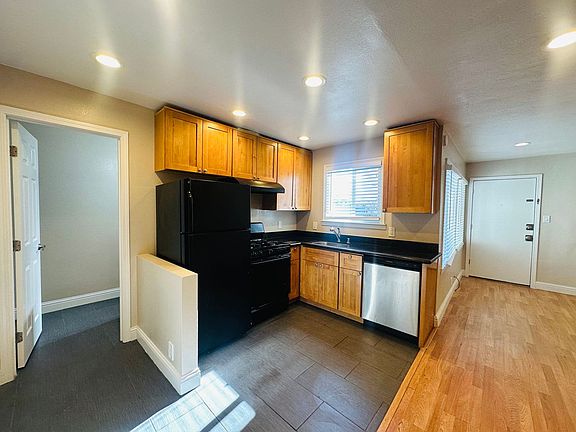 4th image of 3210 San Leandro St APT 1