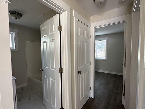 5th image of 2516 NE 49th St