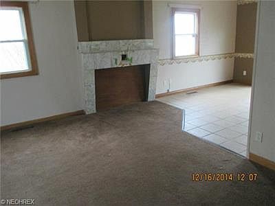 4th image of 257 Woodside Ave