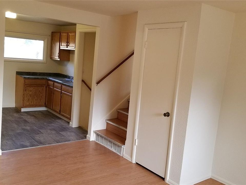 2nd image of 6770 Ash St