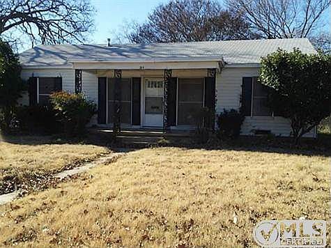 1st image of 319 Falcon Dr