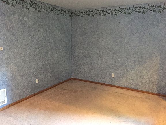 3rd image of 6347 NE Ponderosa Blvd