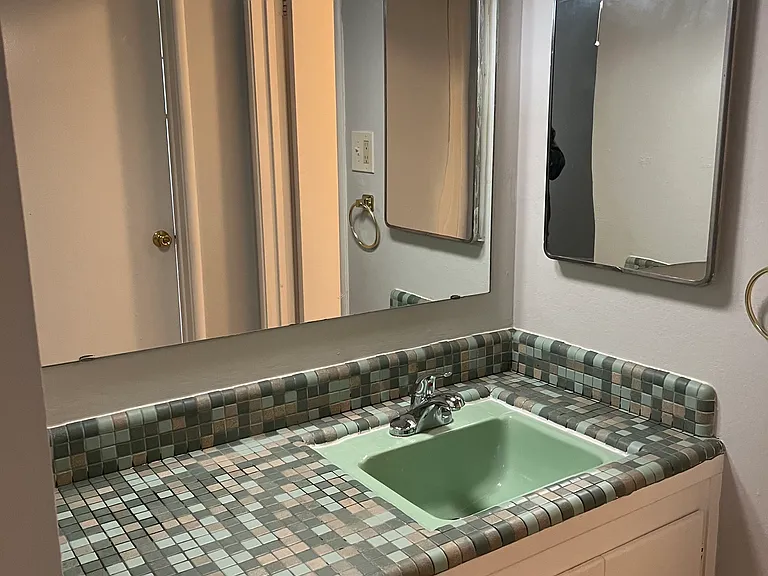 1729 G St #14 — Photo 10