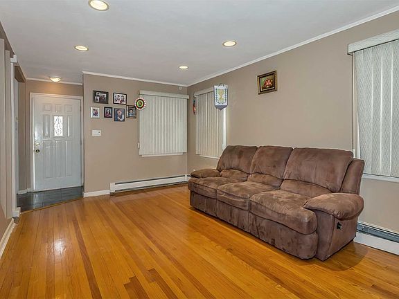 5th image of 351 Adams Ave