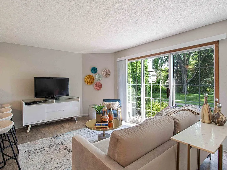 Seasons Villas — Photo 6
