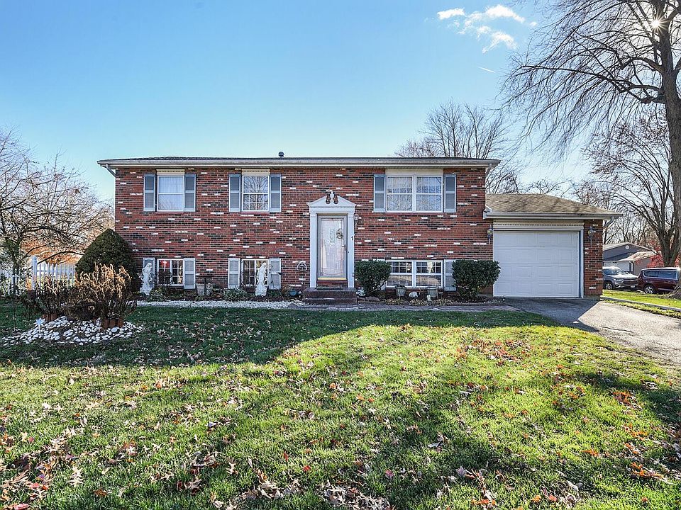1st image of 1 Nassau Dr