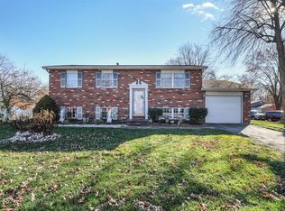 1 Nassau Dr, Maryville, IL