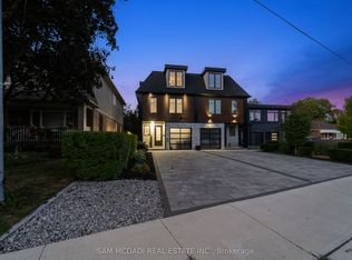 11 B Maple Ave N, Mississauga, ON L5H 2R9