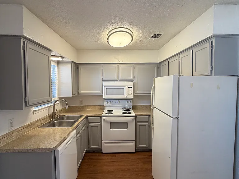 3078 W Sycamore Cir #3078 — Photo 8