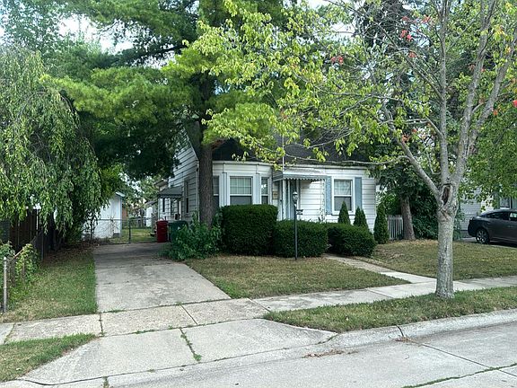 3rd image of 21734 Normandy Ave