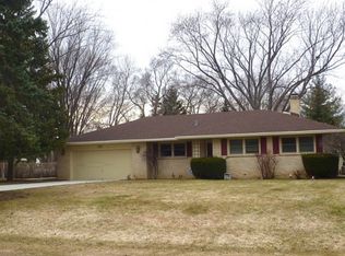 1652 N Denise Ave, Palatine, IL 60074